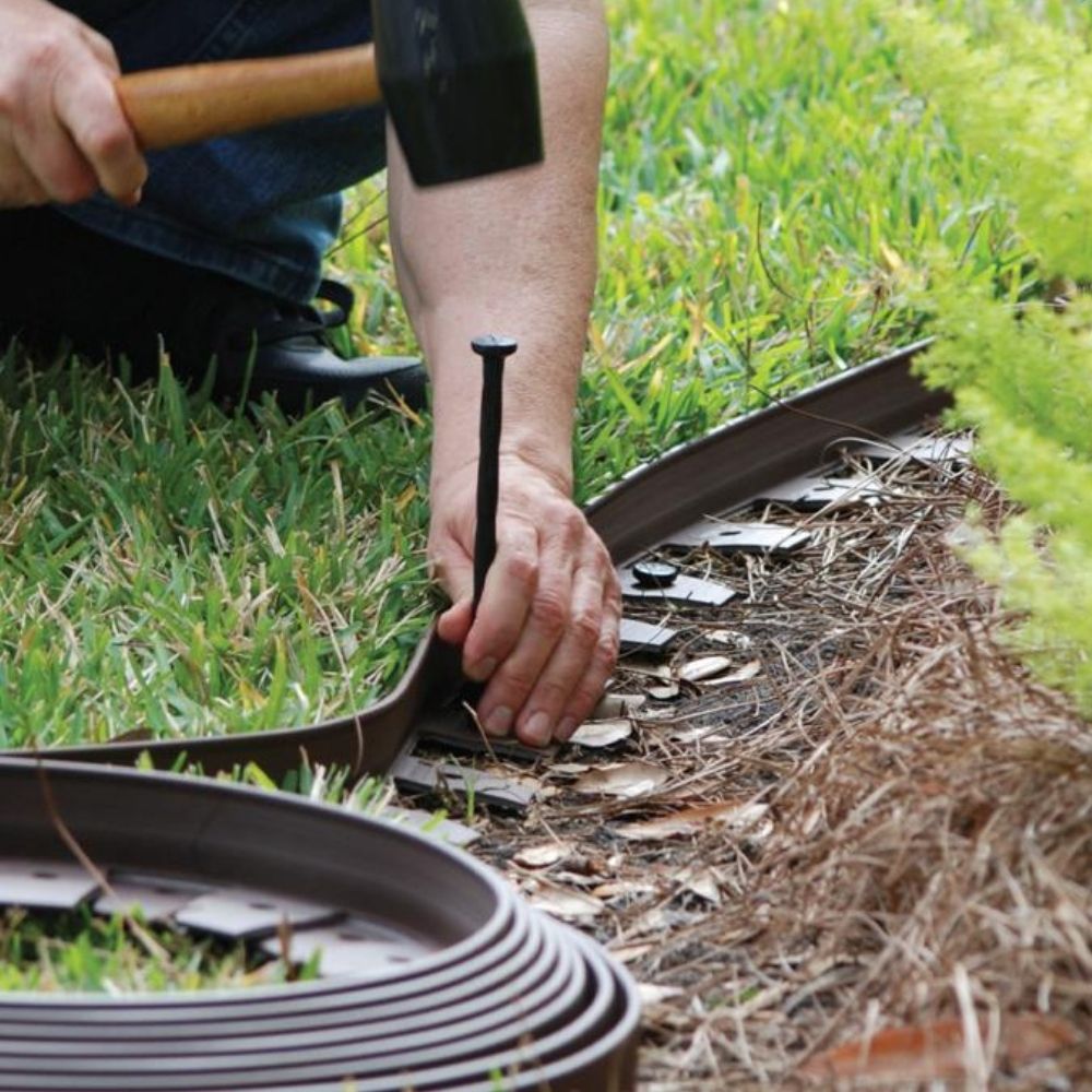 Flexible plastic lawn edging